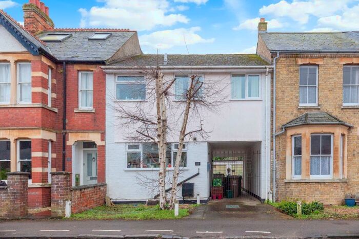 3 Bedroom Semi-Detached House To Rent In Ferry Road, Marston, OX3