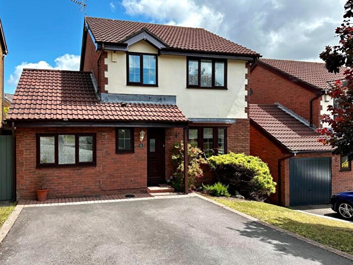 3 Bedroom Detached House For Sale In Priory Gardens, Barry, CF63