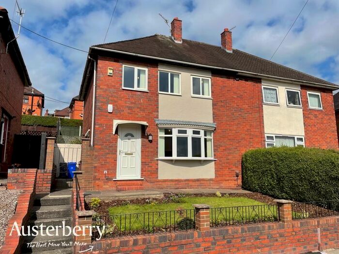 3 Bedroom Semi-Detached House To Rent In Boon Avenue, Penkhull, Stoke-On-Trent, Staffordshire, ST4