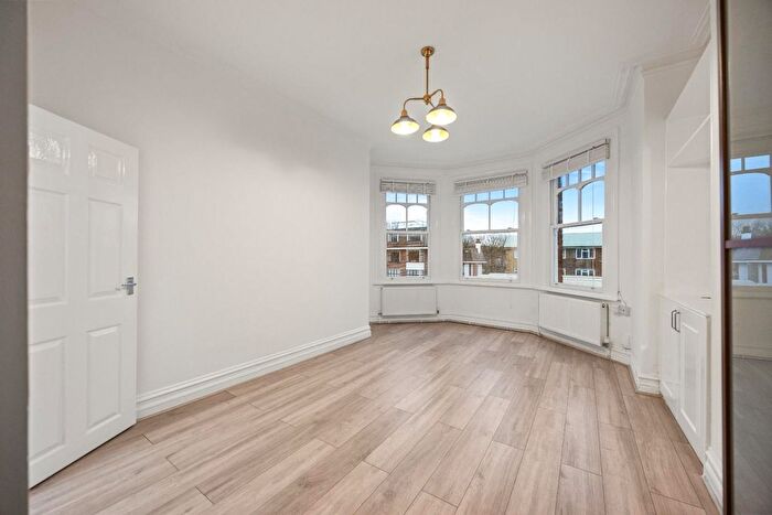 1 Bedroom Flat To Rent In Colney Hatch Lane, Muswell Hill, N10