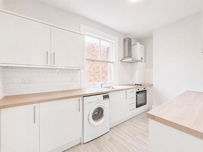 2 Bedroom Flat To Rent In Upper Square, Isleworth, TW7