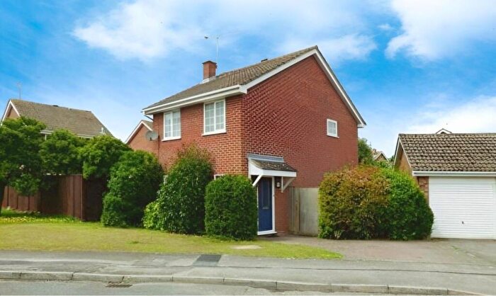 3 Bedroom Detached House To Rent In Ravensbourne Drive, RG5