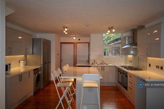 7 Bedroom Terraced House To Rent In Brailsford Road, Manchester, M14