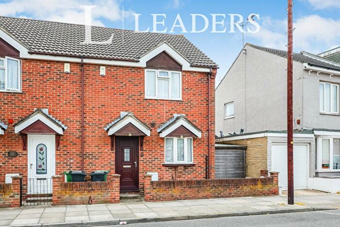 2 Bedroom End Of Terrace House To Rent In Winter Road, Southsea, PO4