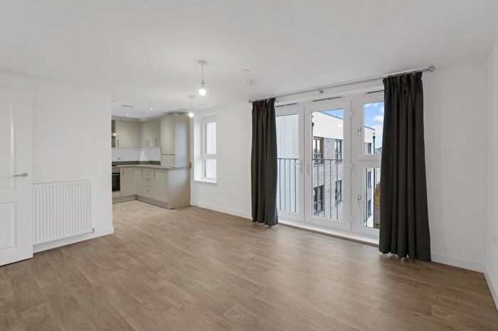 2 Bedroom Flat To Rent In Caledonia Terrace, South Queensferry, Edinburgh, EH30