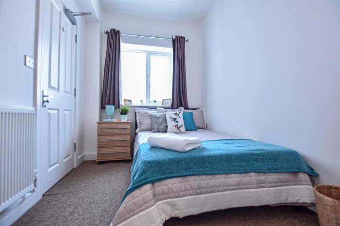 Studio To Rent In Room To Rent In Long Lane, Bexleyheath, Kent, DA7