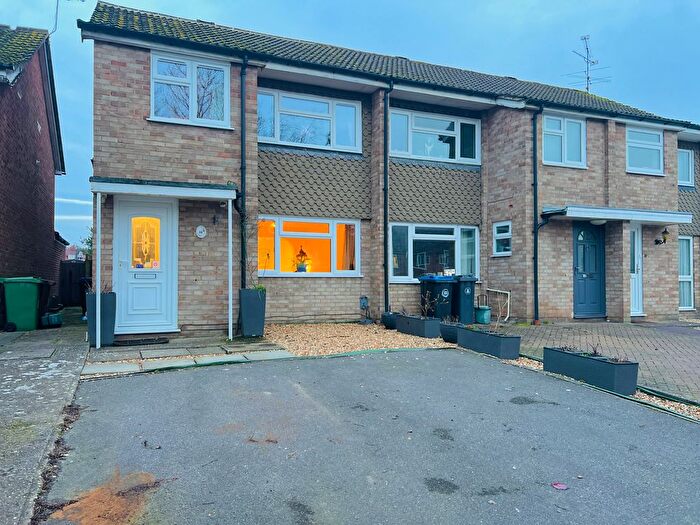 4 Bedroom End Terrace House For Sale In Leonard Close, Camberley, GU16