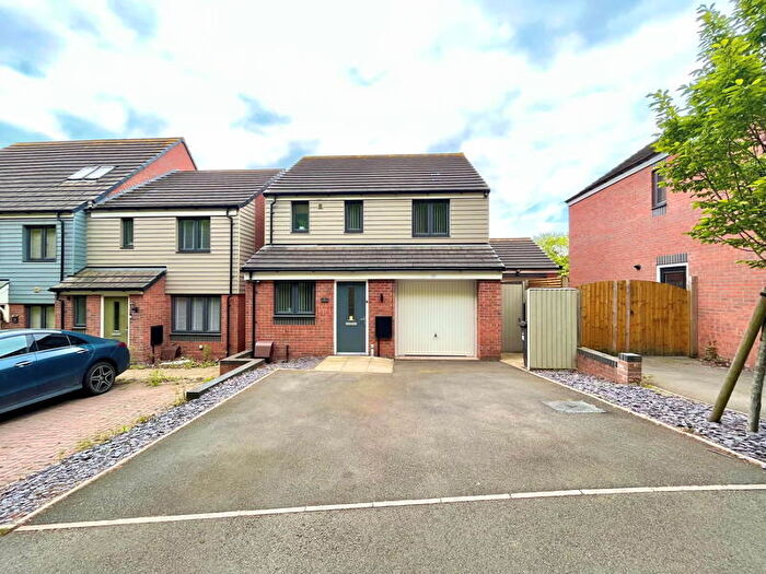 3 Bedroom Detached House For Sale In Saltwells Lane, Netherton, Dudley, DY2