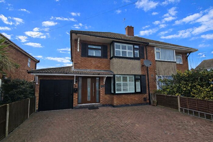 3 Bedroom Semi Detached House For Sale In Yarningdale Road, Weeford Estate, Coventry, West Midlands, CV3