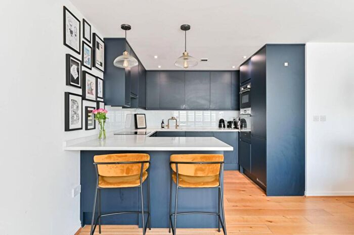 2 Bedroom Flat For Sale In Oyster Wharf, Battersea, London, SW11