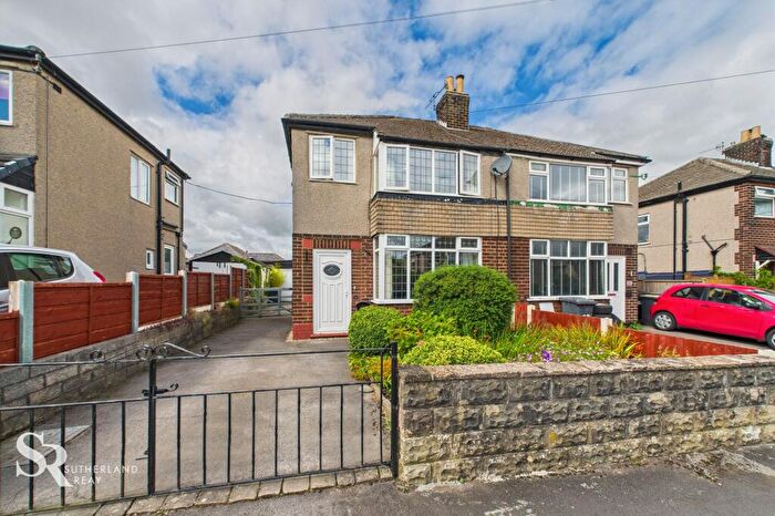 3 Bedroom Semi-Detached House For Sale In Beresford Road, Chapel-En-Le-Frith, SK23