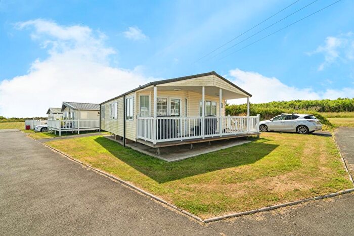 2 Bedroom Park Home For Sale In Beacon Road, Trimingham, Norwich, NR11