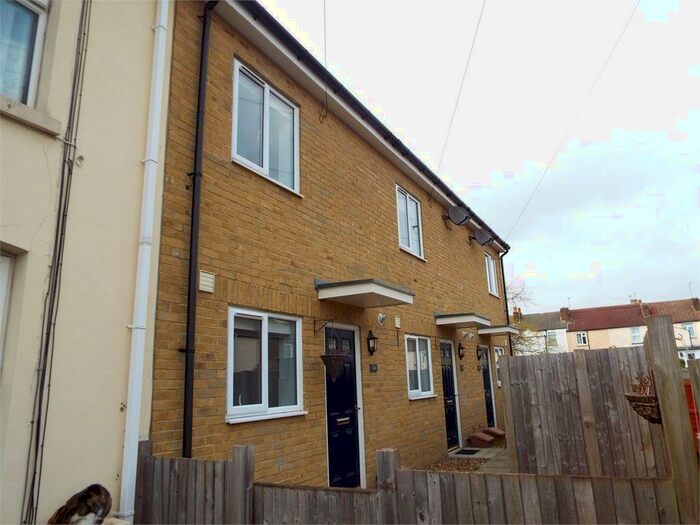 3 Bedroom House To Rent In Jubilee Terrace, Gillingham, ME7