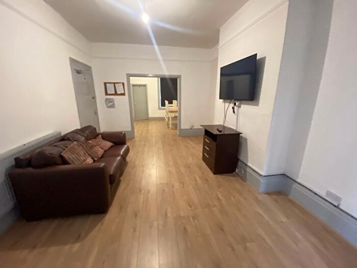 2 Bedroom Flat To Rent In Langdale Road, Wavertree, Liverpool, L15
