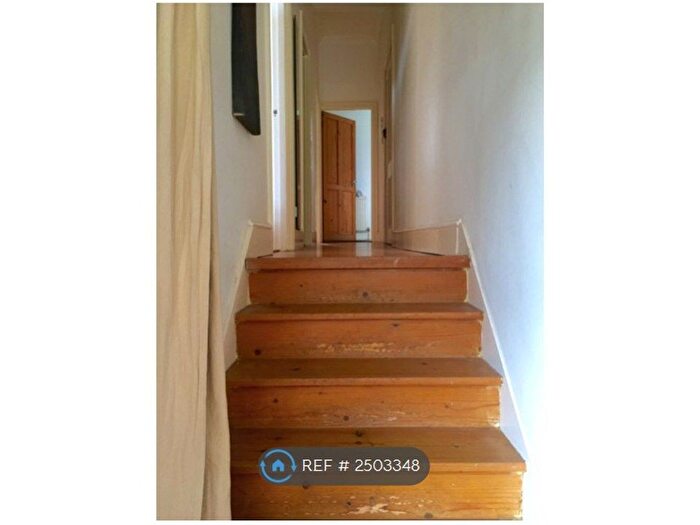 2 Bedroom Flat To Rent In Anerley Hill, London, SE19