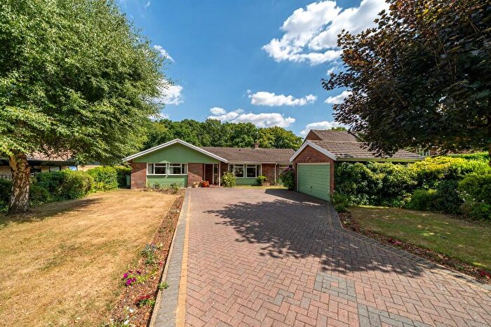 4 Bedroom Detached Bungalow For Sale In Woodland Rise, Studham, LU6