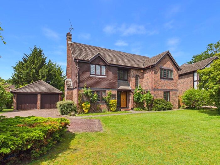 5 Bedroom Detached House For Sale In Hammond End, Farnham Common, Buckinghamshire, SL2