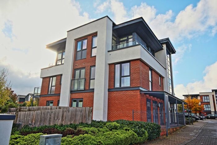 1 Bedroom Flat To Rent In Ash House, Woking, GU22