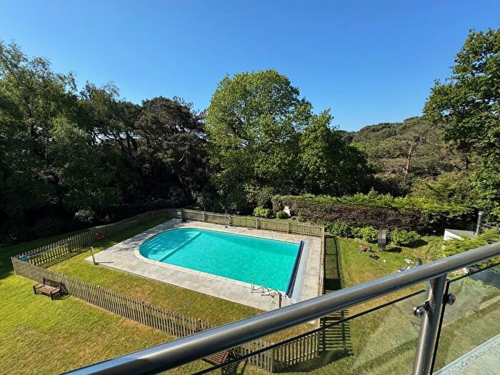 2 Bedroom Apartment For Sale In Sandbourne Road, Bournemouth, Dorset, BH4