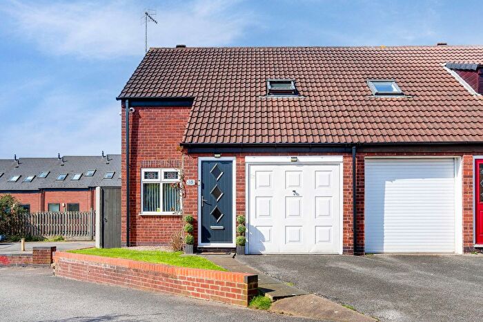 3 Bedroom Semi Detached House For Sale In Buttermere Court, Nottingham, NG5