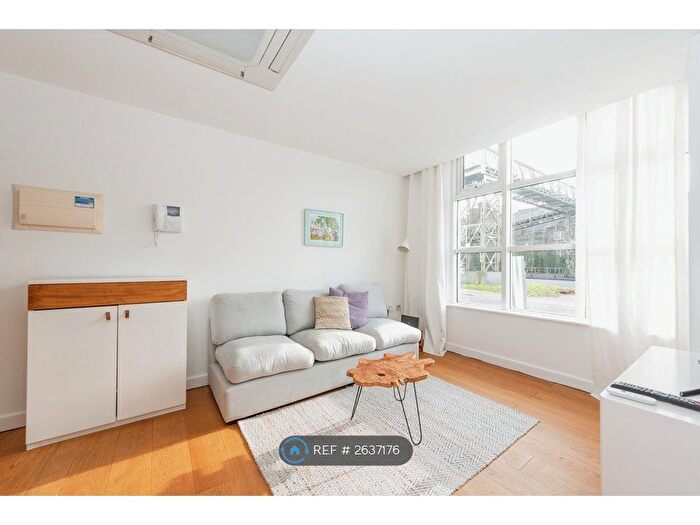 1 Bedroom Flat To Rent In Chertsey Road, Twickenham, TW1