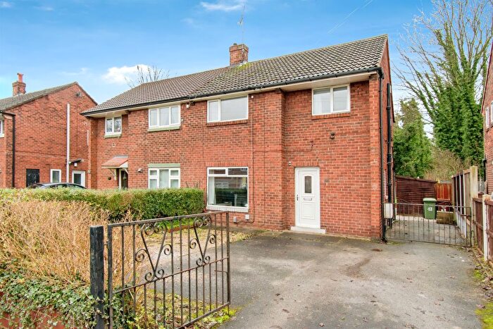 3 Bedroom Semi Detached House For Sale In Derwent Drive, Castleford, WF10