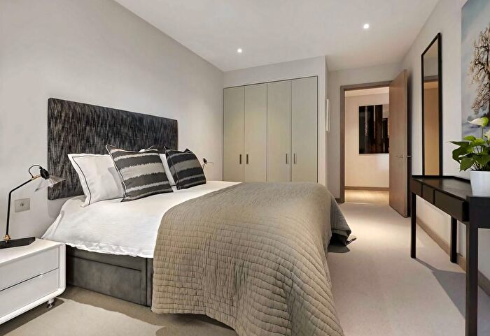 1 Bedroom Flat For Sale In Cummings House, Chivers Passage, SW18