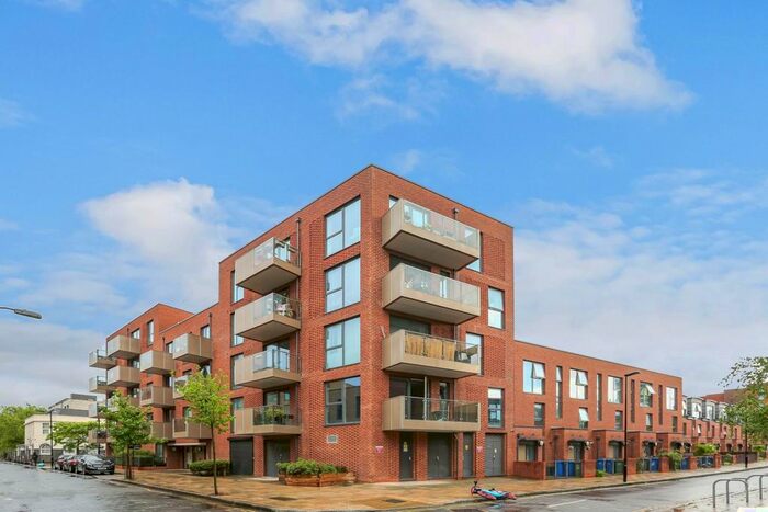 1 Bedroom Flat To Rent In Edmund Street, London, SE5