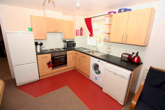 4 Bedroom Apartment To Rent In Byron Mews, Sandyford, NE2