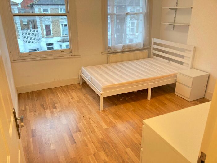 Studio To Rent In Very Near Ealing Broadway Shopping Centre, Ealing Broadway Central Area, W5