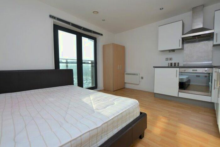 Studio To Rent In Brewery Wharf, Leeds, LS10