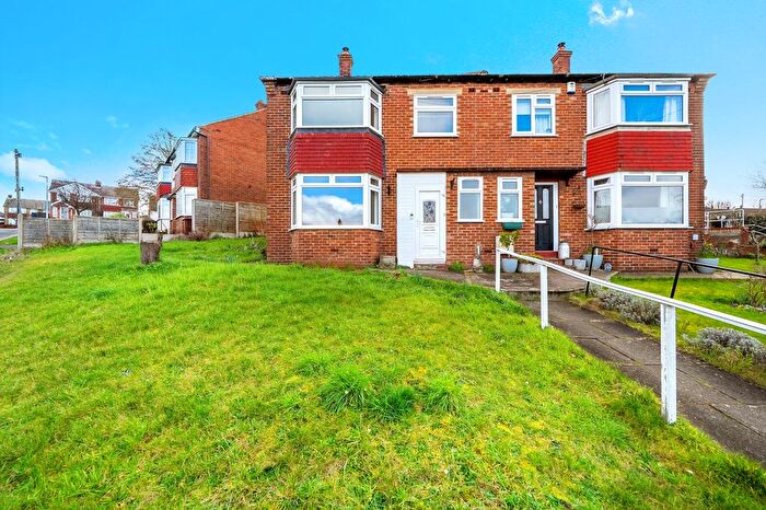 3 Bedroom Semi-detached House For Sale In Fairlead Road, Rochester, Kent., ME1