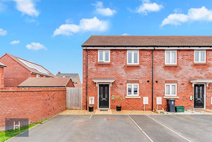 3 Bedroom End Of Terrace House For Sale In Tanner Way, Wickwar, Wotton-Under-Edge, GL12