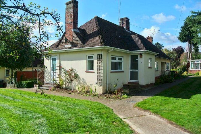 2 Bedroom Bungalow To Rent In Grove Close, Town Centre, RG21