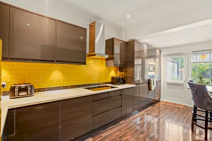 4 Bedroom House To Rent In Kent House Road, BR3