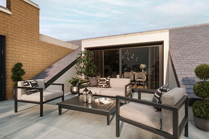 2 Bedroom Flat For Sale In Glenburnie Road, London, SW17