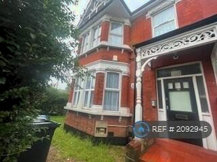 5 Bedroom Semi-Detached House To Rent In Natal Road, London, N11