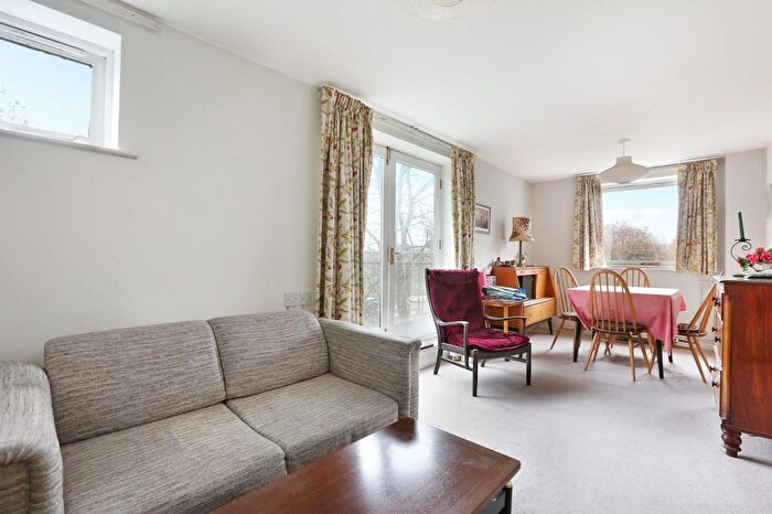 1 Bedroom Property For Sale In Macmillan Way, London, SW17
