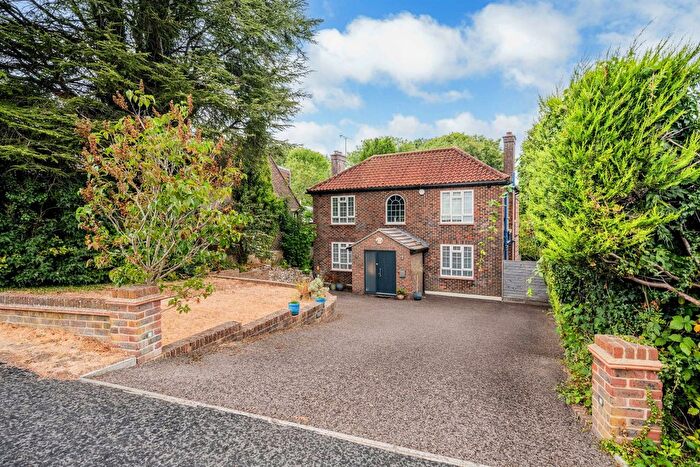 5 Bedroom Detached House For Sale In Farleigh Road, Warlingham, CR6