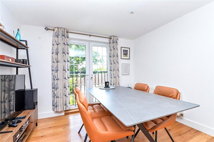 1 Bedroom Apartment For Sale In The Art House, Milford Road, Pennington, Hampshire, SO41
