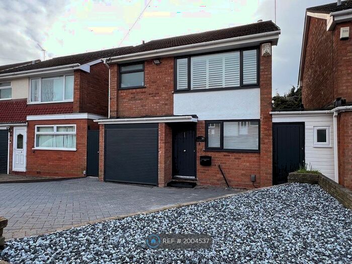 3 Bedroom Detached House To Rent In Copperbeech Close, Birmingham, B32