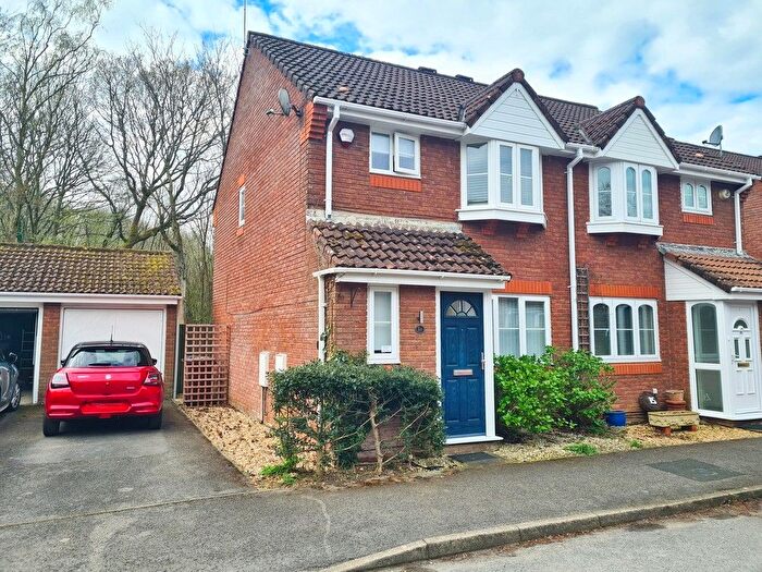 3 Bedroom Semi-Detached House For Sale In Barker Mill Close, Rownhams, SO16