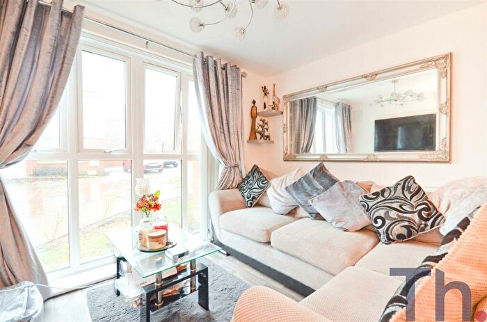 1 Bedroom Flat For Sale In East Cowes, Isle Of Wight, PO32