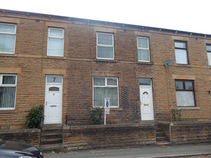 3 Bedroom Semi-Detached House To Rent In Broomsdale Road, Batley, WF17