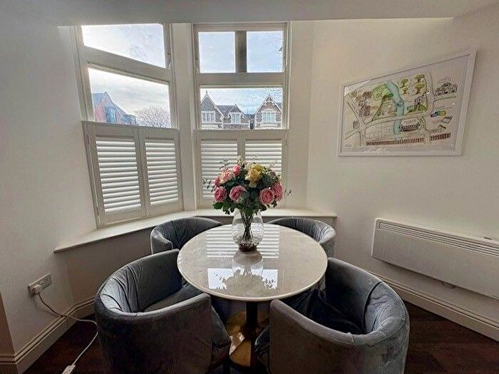 2 Bedroom Flat To Rent In Sophia Close, Cardiff, CF11