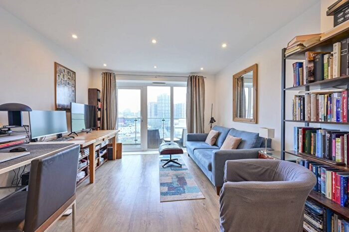 1 Bedroom Flat To Rent In Enterprise Way, Wandsworth, London, SW18