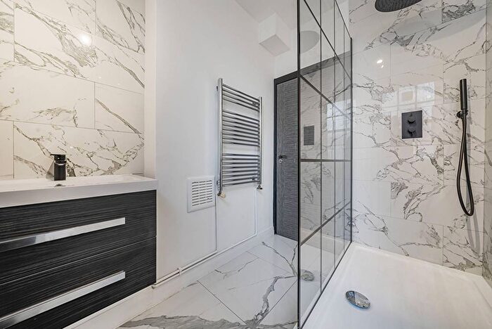 1 Bedroom Flat To Rent In Regency Street, Westminster, London, SW1P