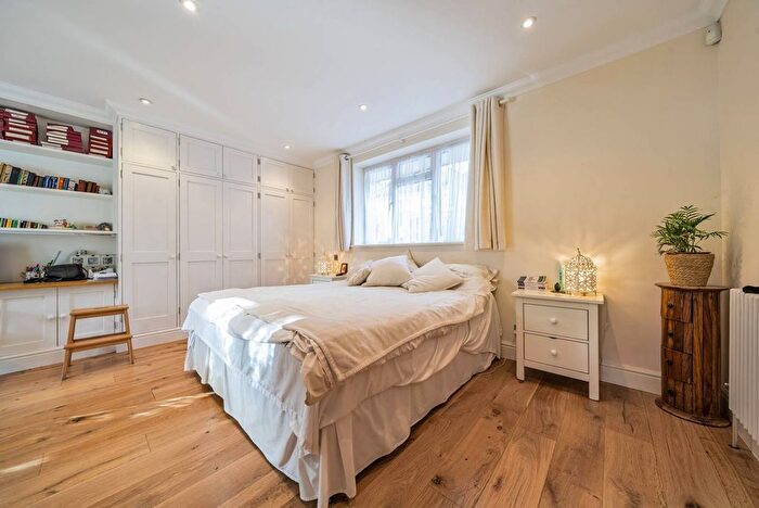 5 Bedroom Semi-Detached House For Sale In College Close, Harrow Weald, Harrow, HA3