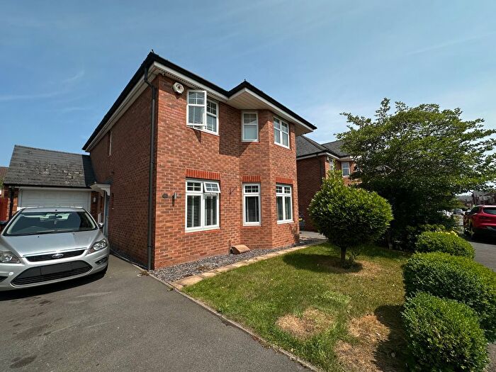 4 Bedroom Detached Bungalow To Rent In Vine Lane, Birmingham, B27