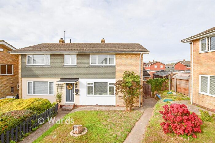 3 Bedroom Semi Detached House For Sale In Falcon Green, Larkfield, Aylesford, Kent, ME20